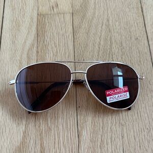 5 for $25 // New Foster Grant polarized brown lens aviator glasses